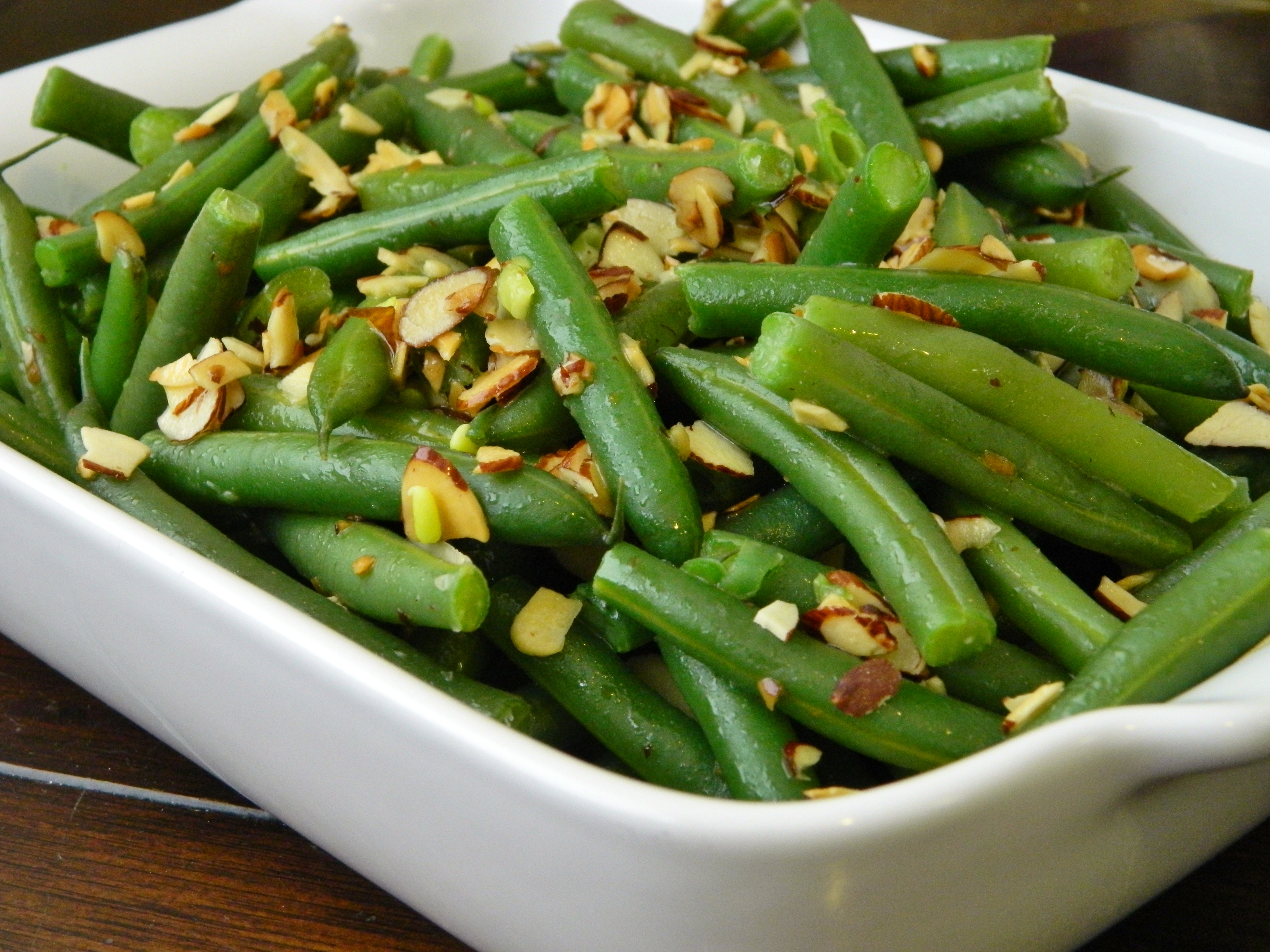 Buttered Green Beans with Almond Slivers